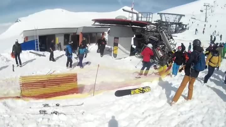 В аварии с горнолыжным подъемником в Грузии пострадали четверо Россиян