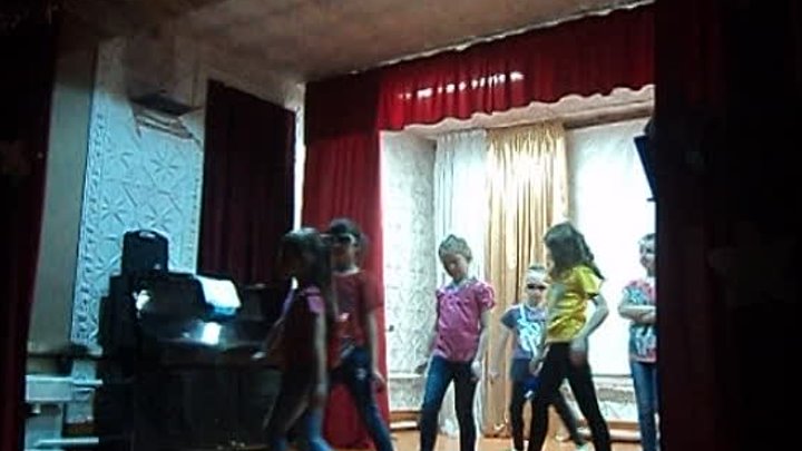 Младший танцевальный коллектив "Ри-ти-та"