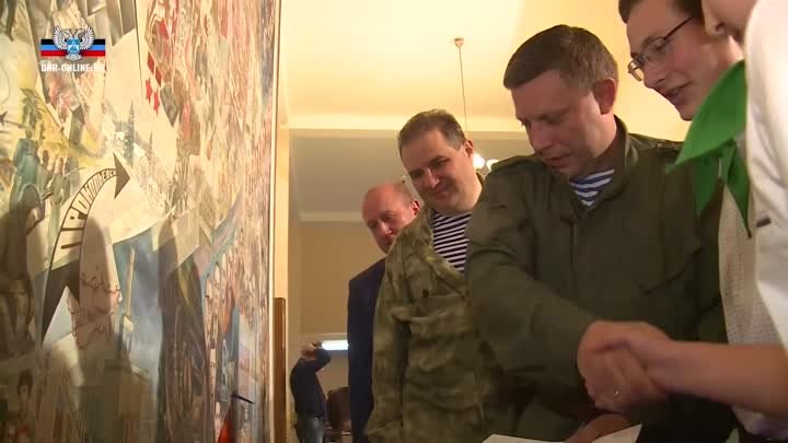 Глава ДНР Александр Захарченко посетил выставку разработок молодых у ...