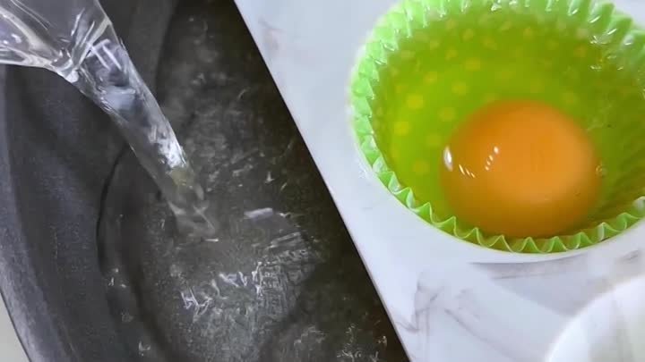Яйцо пашот на пару в виде кекса