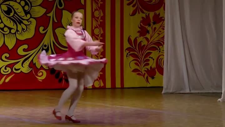 Русский народный танец "Табуреточка" - Анастасия Литвина