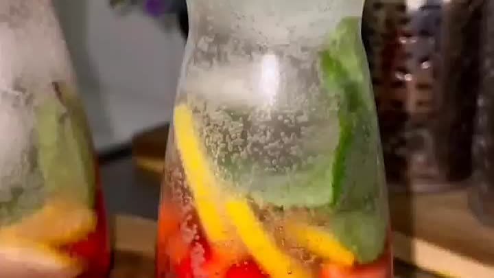 клубничный коктейль