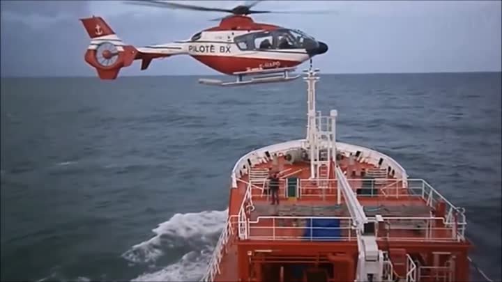 9_Unbelievable_Helicopter_Failures_Caught_On_Tape_____(MosCatalogue.net)