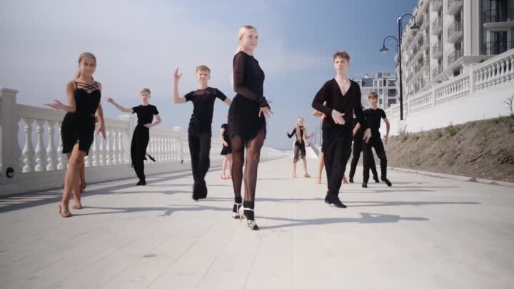 Зажигательный танец чача на берегу Чёрного моря - Rich Style
