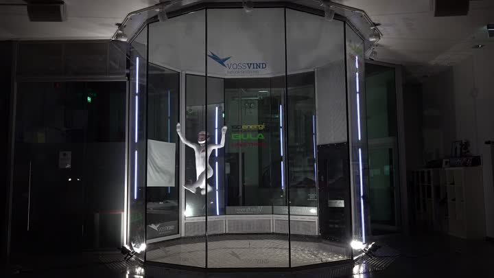 Indoor skydiving freestyle
