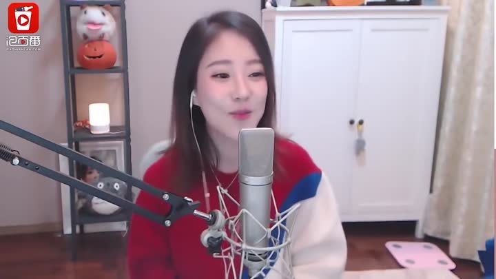 Красивая кореянка поет песню про животных. Korean girl song