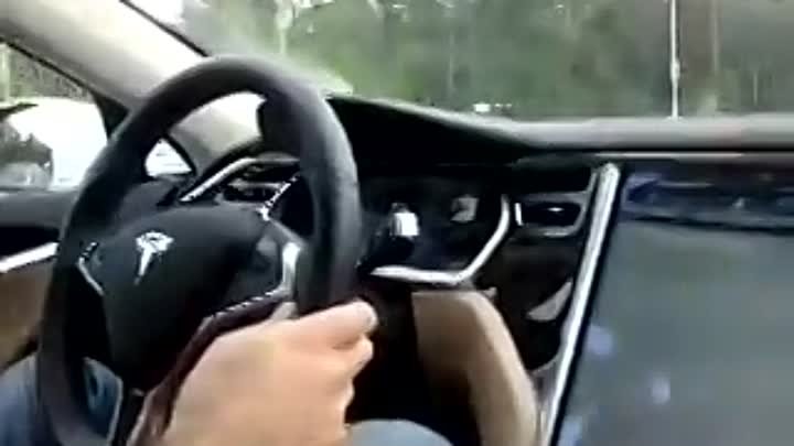 Обзор Tesla Model S