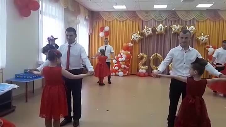 Выпускной бал-2023,  Танец с папами
