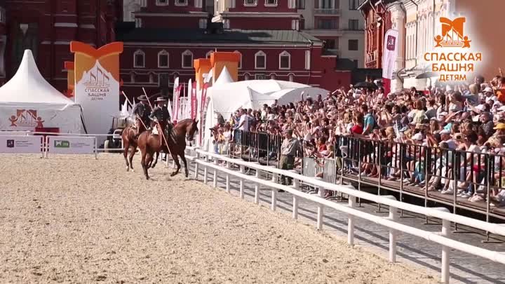 Выступление «Cordoba Ecuestre» на конном манеже
