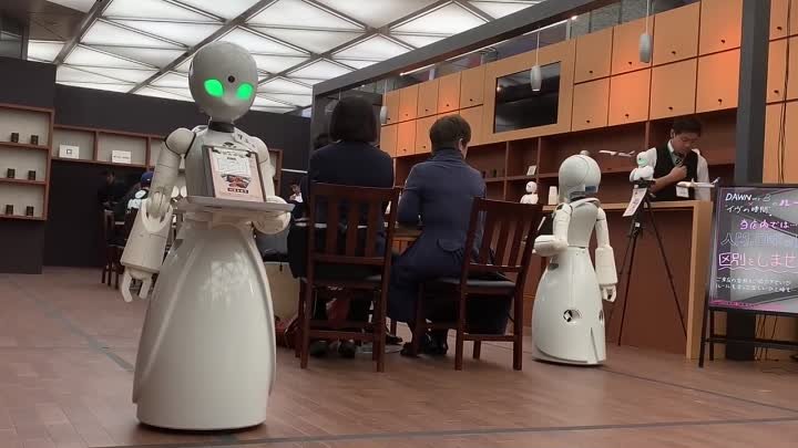 Роботы-официанты