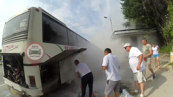 В районе Сахарной Головки загорелся автобус