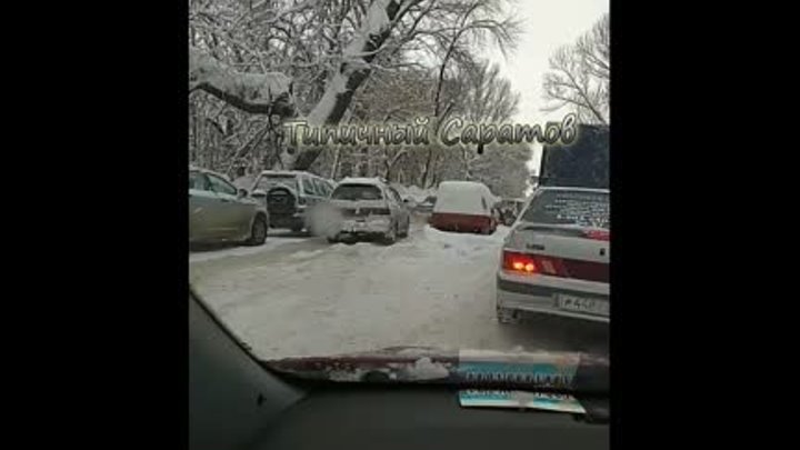 На дорогах заметает ❄️ заглохшие авто...