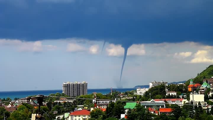 Смерч в п. Лазаревское 17.08.2012 г