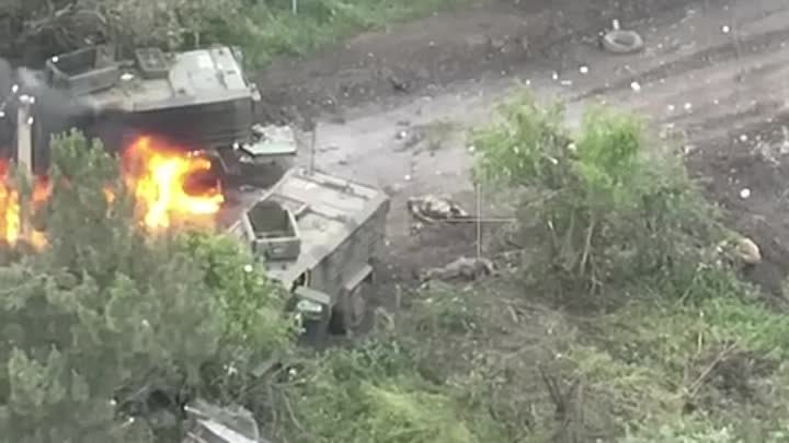 Суровое видео уничтожения двух бронемашин с пехотой НАТОвской ЧВК &q ...