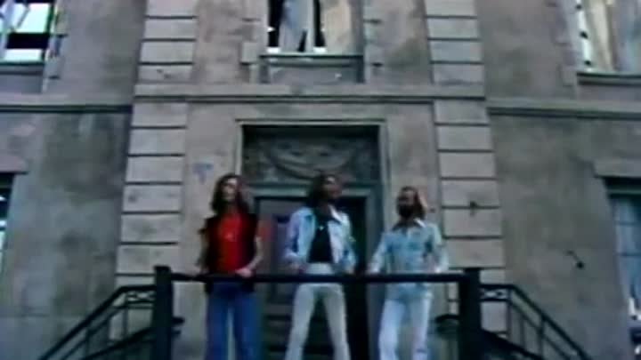 Bee Gees - Stayin' Alive (1977)