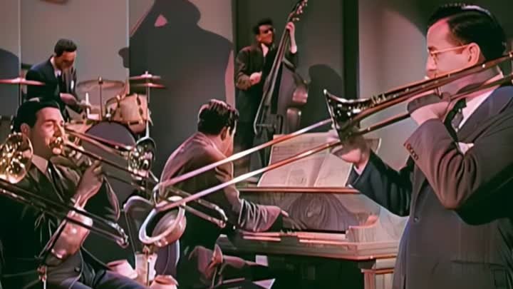 Glenn Miller - In The Mood  Colorized (1941)
