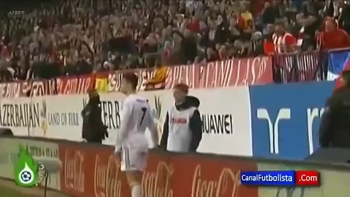 Atletico Madrid ball-boy makes a fool out of Cristiano Ronaldo _ 02. ...