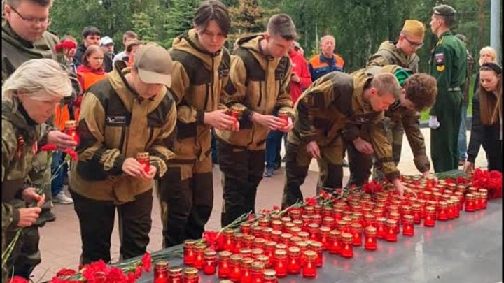 активисты Движения Первых Октябрьского района в Боговарове зажгли св ...