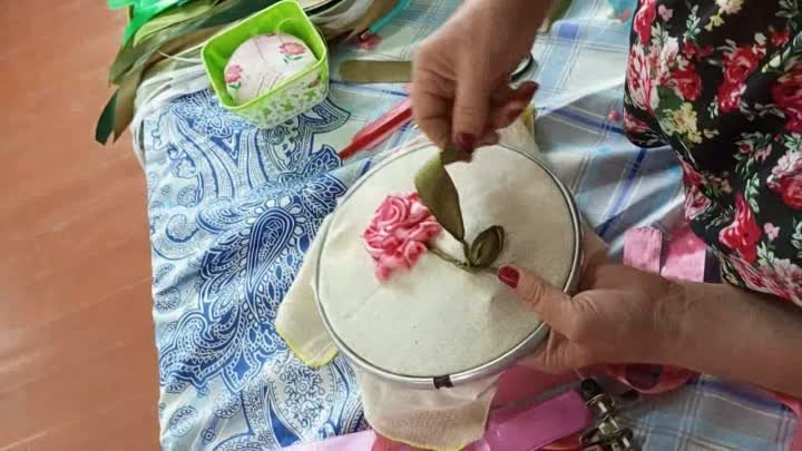 Мастер класс по вышиванию цветов розы атласными лентами