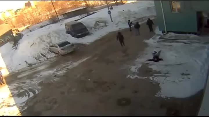 Кавказцы избивают двух русских парней. Ханты-Мансийск