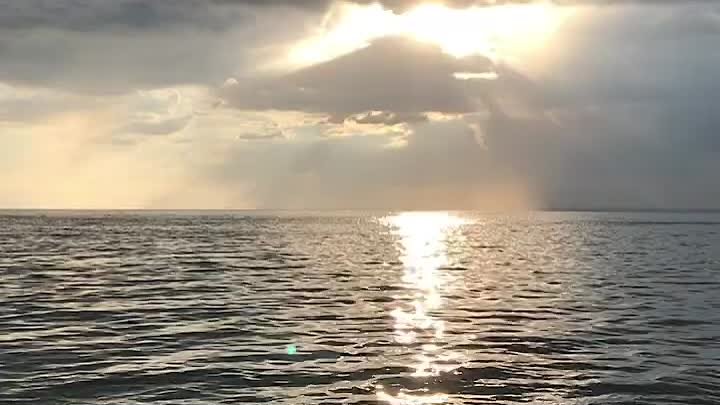 Летний закат с облаками на Обском море Бердск