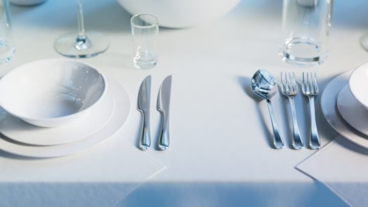 elegant-tableware-at-the-restaurant-dinner-set-at-2022-08-05-00-09-3 ...