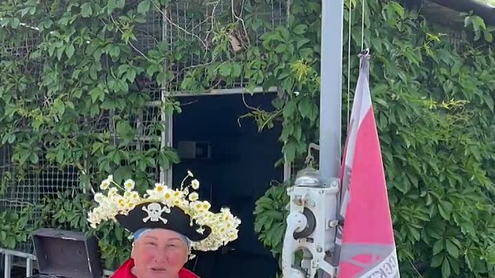 Обращение к пиратам от бабы Люды из Коктебеля в гостевом доме Крымск ...