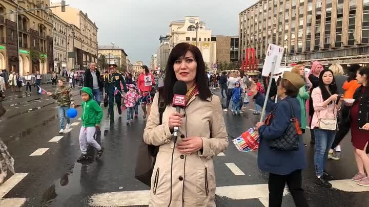 Россия: Ғалаба кунини байрам қилаётган Москвадан жонли эфир