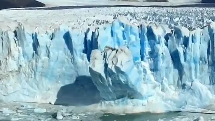Обрушение ледника. Грандиозное зрелище 👍