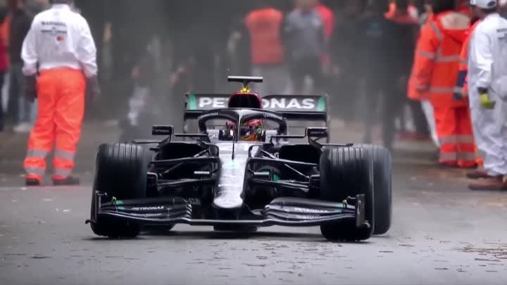 Lewis Hamiltons's 2021 Mercedes W12 performs at Goodwood ｜ FOS