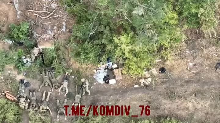 Четыре русских десантника из Псковской дивизии обнаружили двух украи ...