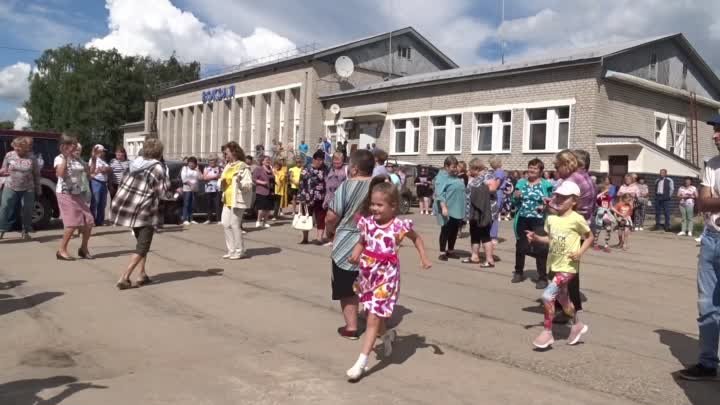 С Днём работника торговли! Выступление музыкальной группы "КАСК ...