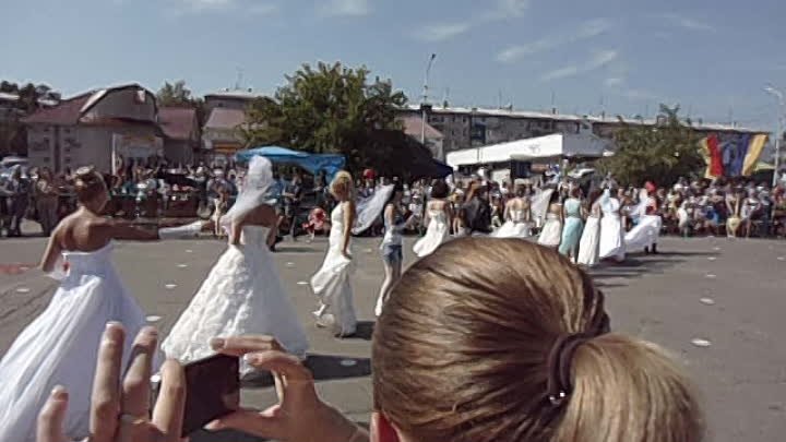 Парад Невест на день города Саянска