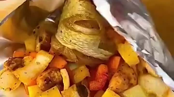Это идеально пропеченная картошечка с овощами и с курицей