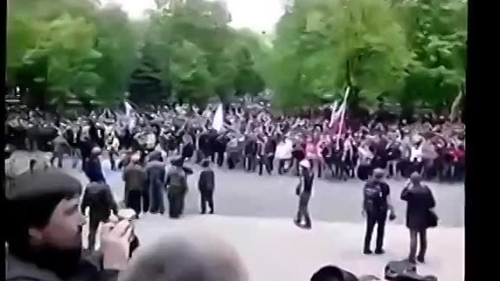 Луганск митингующие у ОГА часть 2 29,04,2014