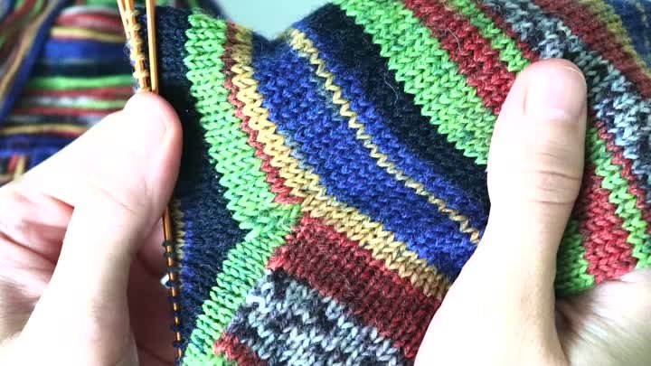 Как делать убавки при вязании носков. ПЯТКА