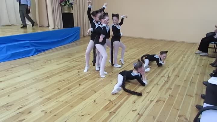 Детский стилизованный танец  "Кот мурлыка" - школьная студия "Море"