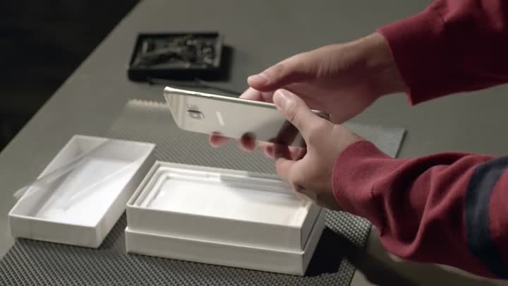 Сборка и распаковка Samsung Galaxy S6 edge+