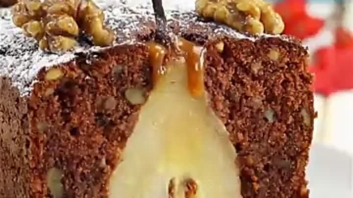 Пирог с грушей и грецкими орехами настоящую красоту не скроешь!