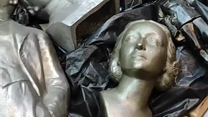 Бюсты и скульптуры из приемки металлолома