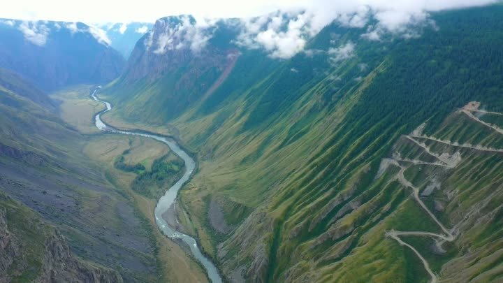 Кату-Яры́к — перевал в Алтайских горах.