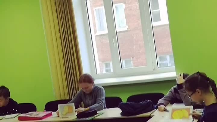 И снова приветствуем наших "English kids" с новой песней)) ...