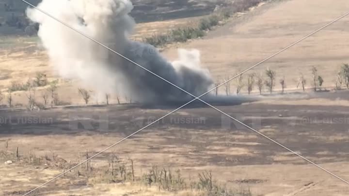 Уничтожение украинский танк с помощью минной засады