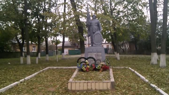 Ромны. Памятник  воинам