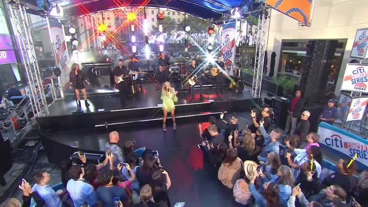 Carrie Underwood - Out Of That Truck (Live From The Today Show)