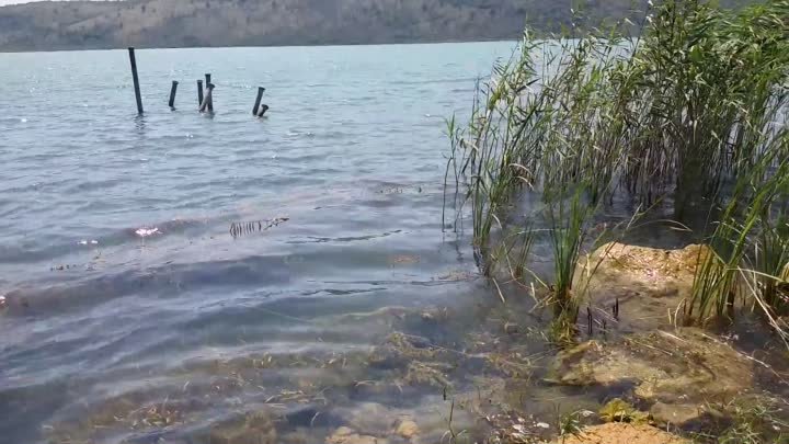 Озеро Шаско в Черногории. Находится на границе с Албанией
