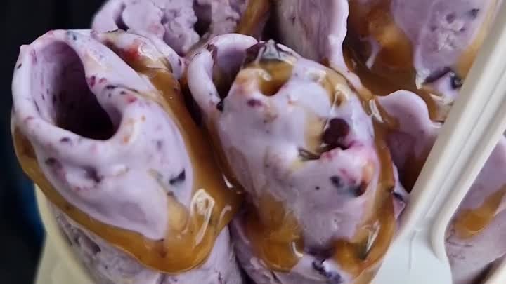 Как готовят тайское жареное мороженое