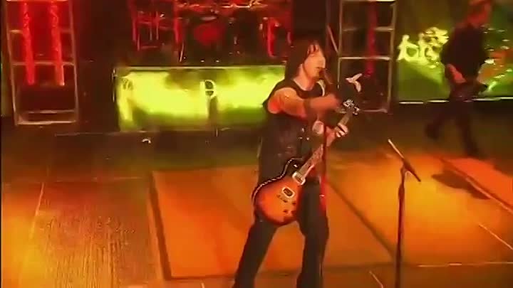 Three Days Grace - I Hate Everything About You (Live) [360p]