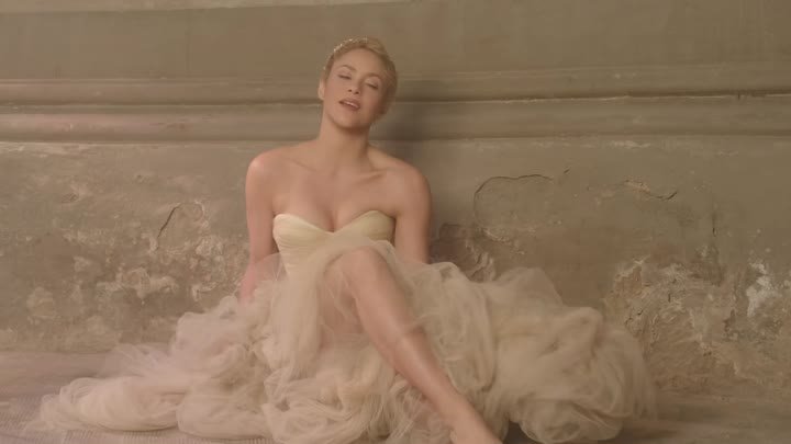 Shakira - Empire (Official Music Video)