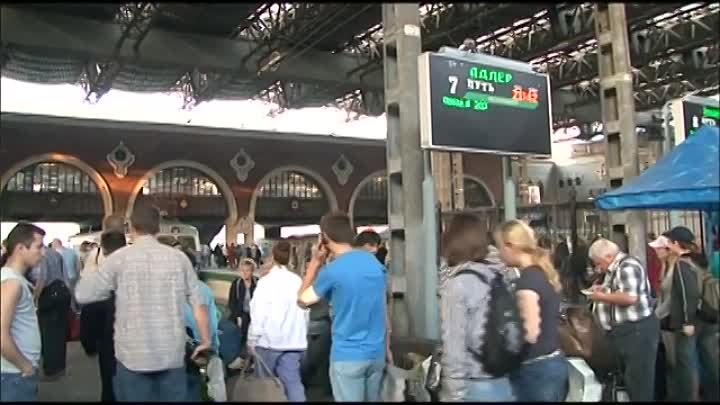 Железнодорожникам приходится высаживать из поездов детей
